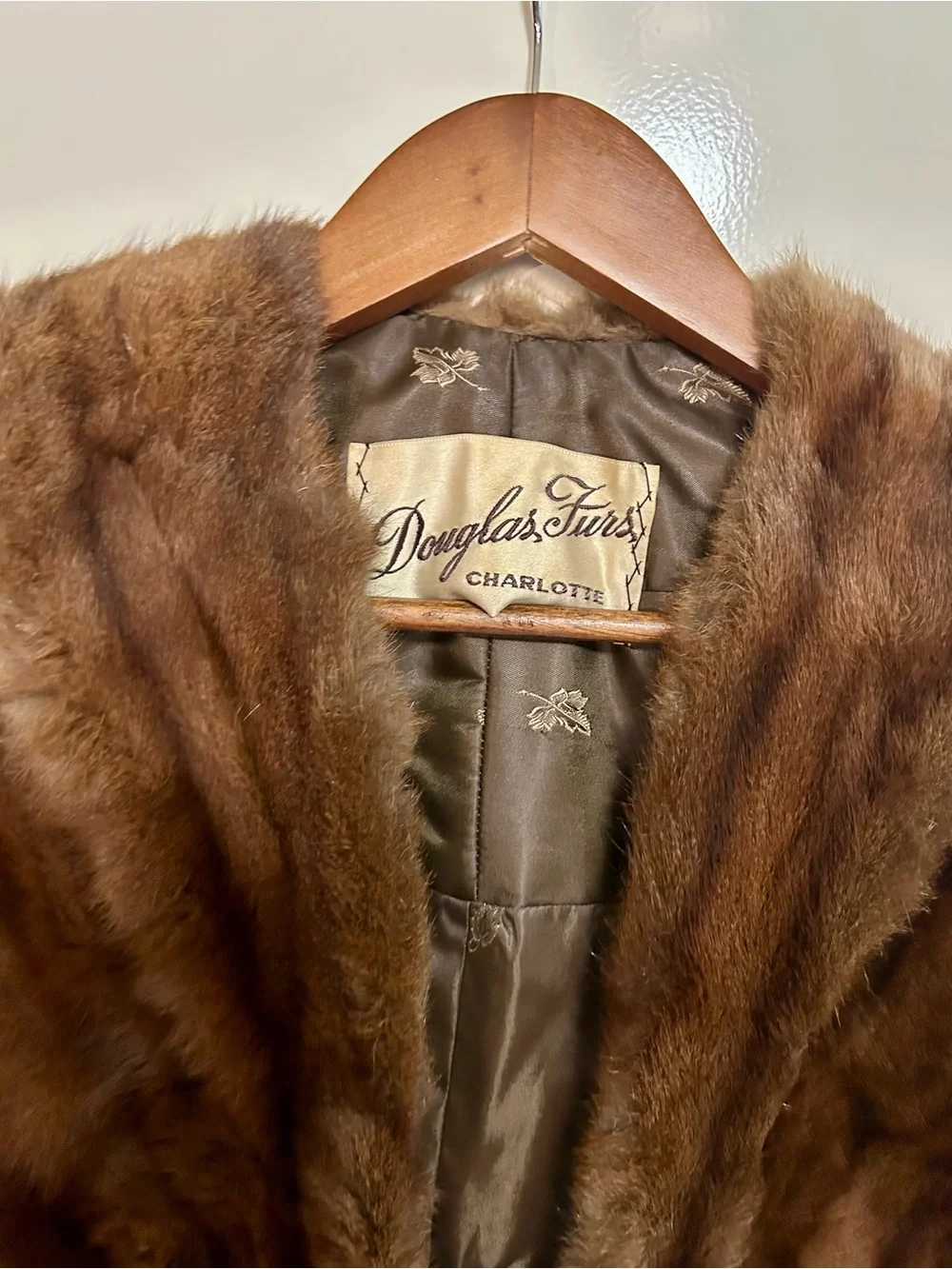 Luxury Mid Century 1950s Brown Mink Fur Shawl Wrap Stole
